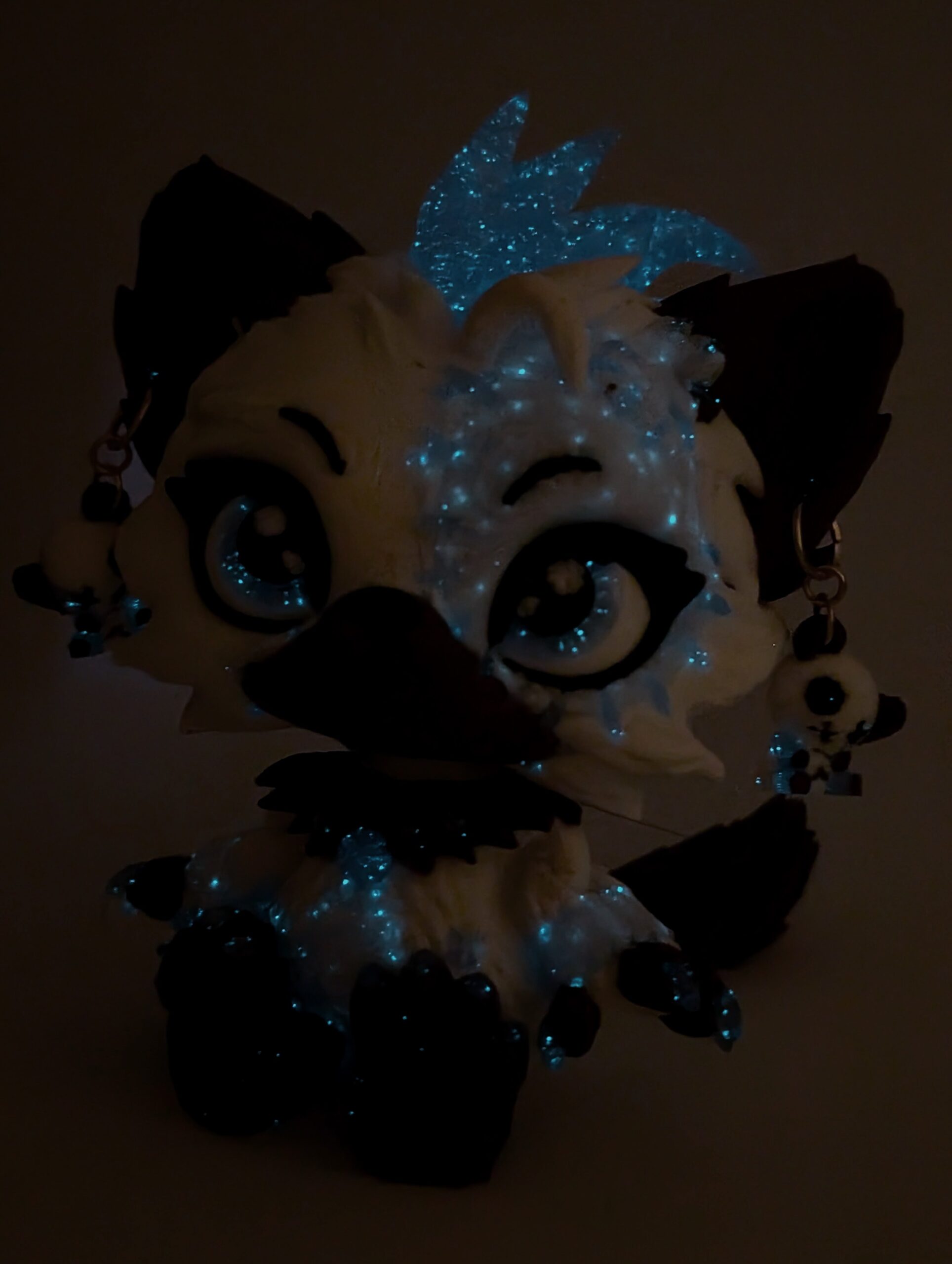 Lupa wolf doll no skulls, glow in the dark, with earrings - Image 3