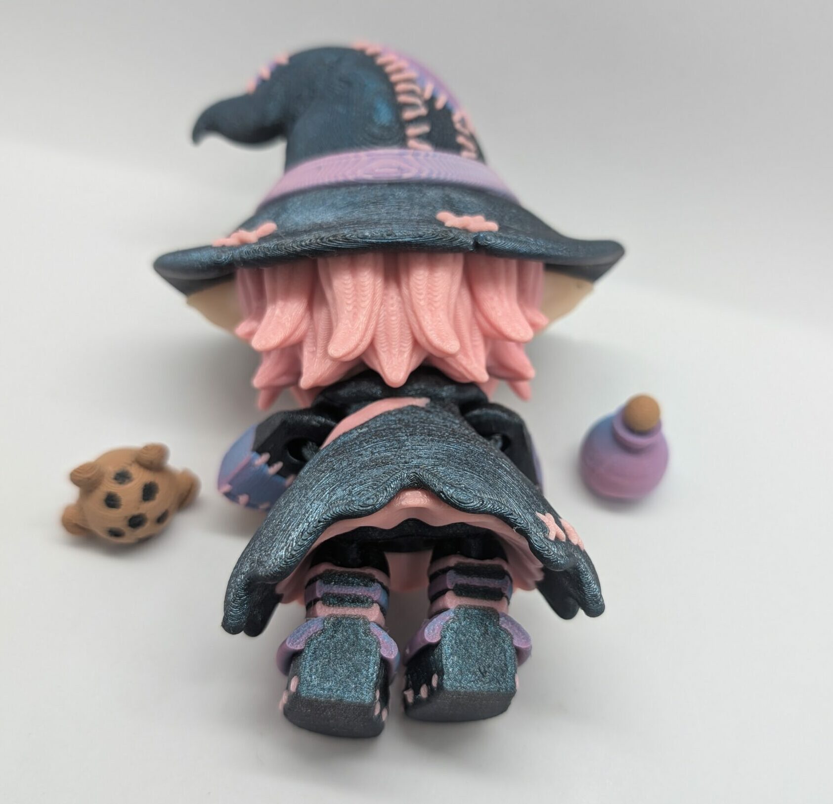 Sweet Little Articulated Witch Doll and accesssories - Image 2